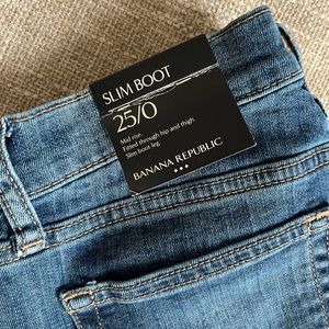 Banana Republic NWT Slim boot jean size 25